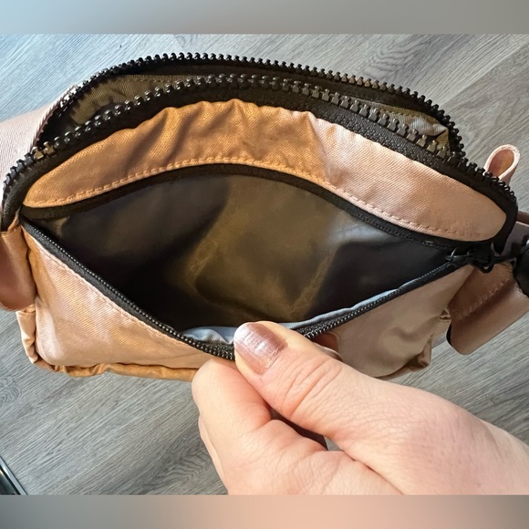 Lululemon 1L everywhere belt bag - Picture 3 of 5